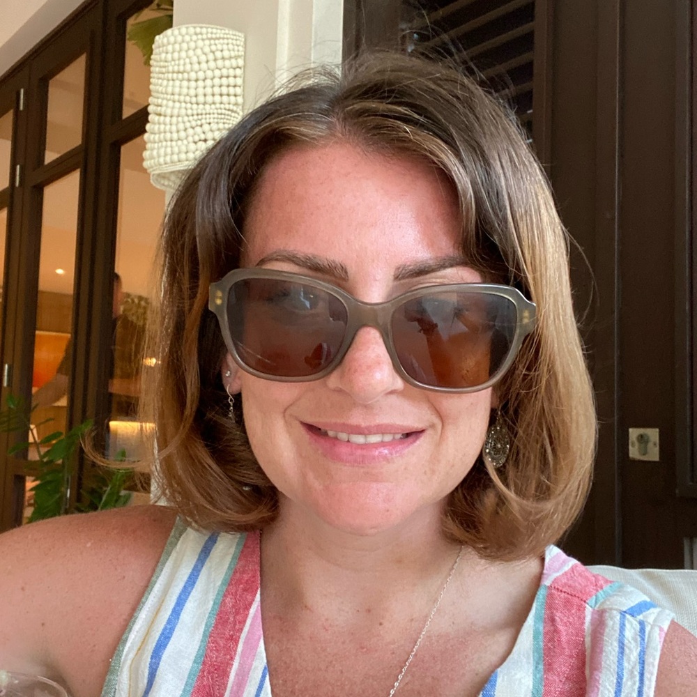 Meet your Posher, Holly